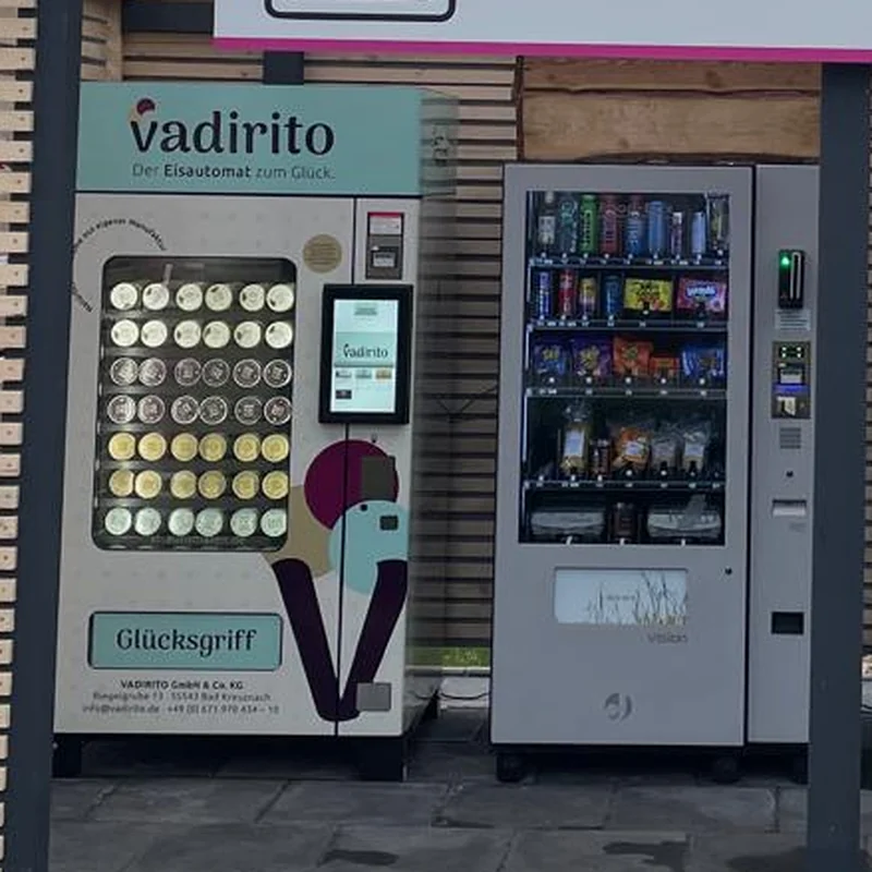 Eisautomat und Getränke- und Snackautomat bei Tante Pauli